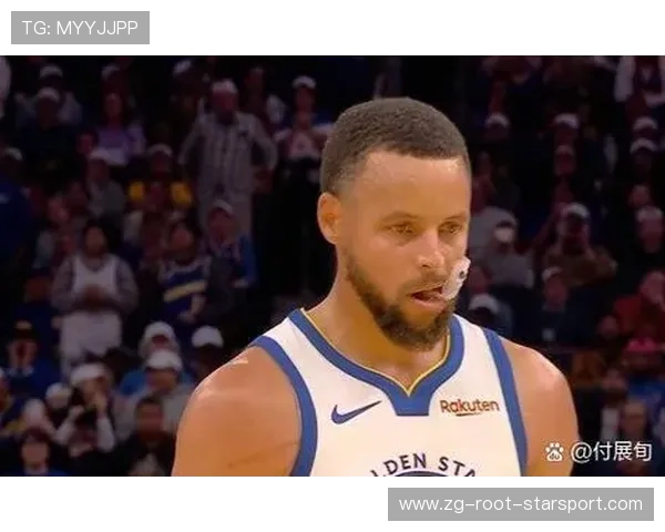 库里迎着干扰再中一球，勇士主场沸腾